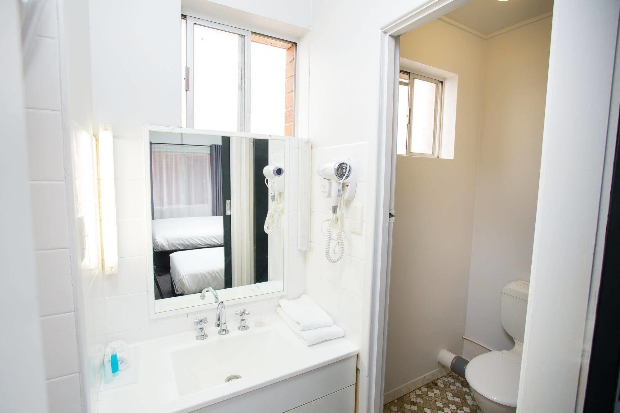 Downs Motel Toowoomba Εξωτερικό φωτογραφία
