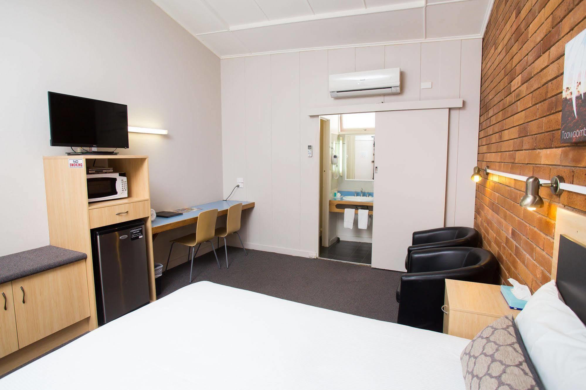 Downs Motel Toowoomba Εξωτερικό φωτογραφία